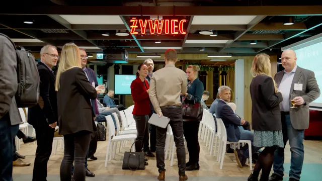 Networking kadry C-level BTS frame 1