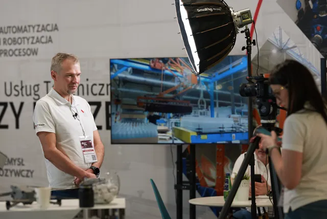Robot na targach Warsaw Industry Week BTS frame 6